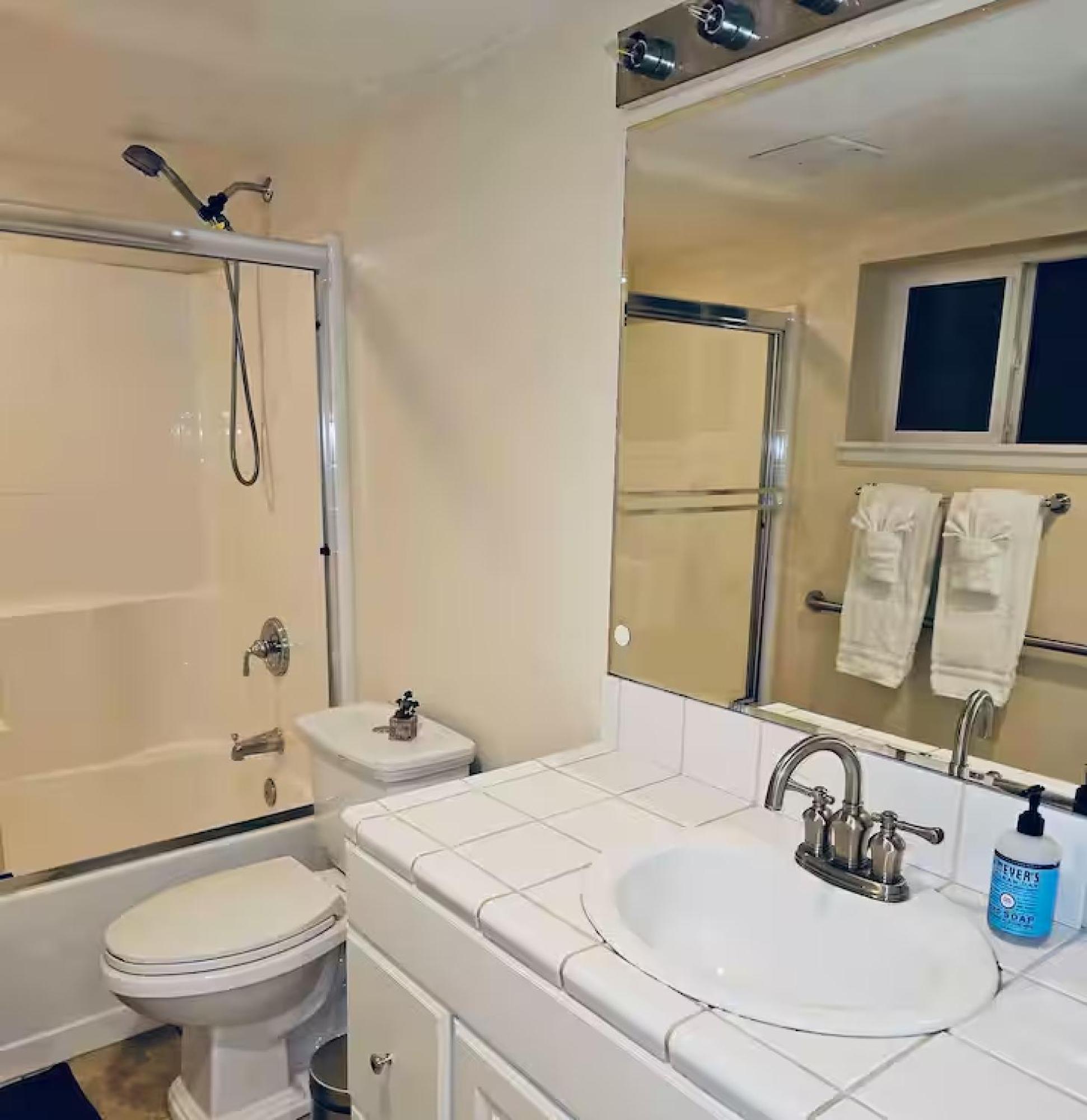 Mercer Island Boutique Stay エクステリア 写真